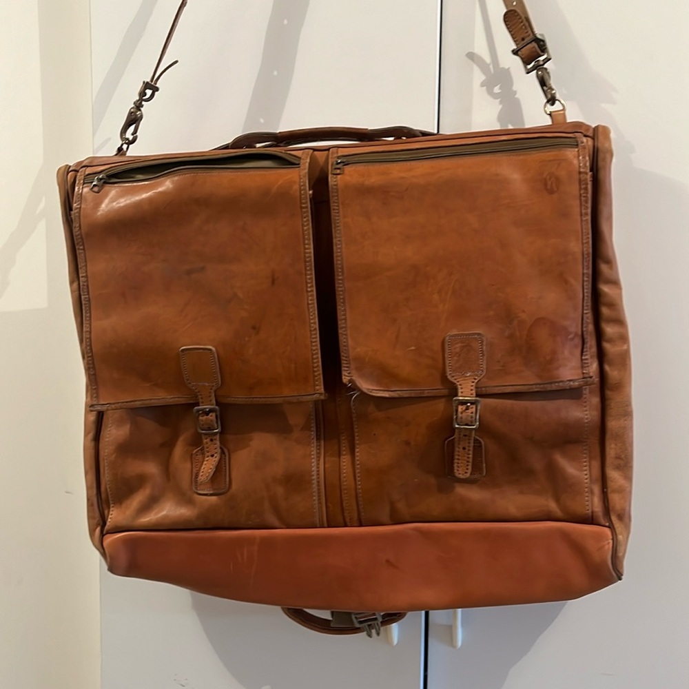 Belting leather Hartmann hanging carry-on bag with strap
